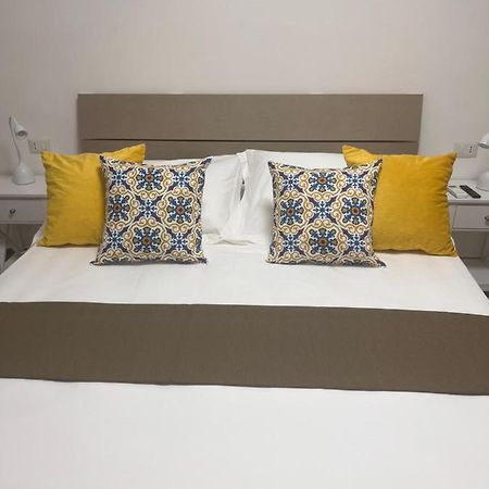 City Home 77 Наполи Екстериор снимка