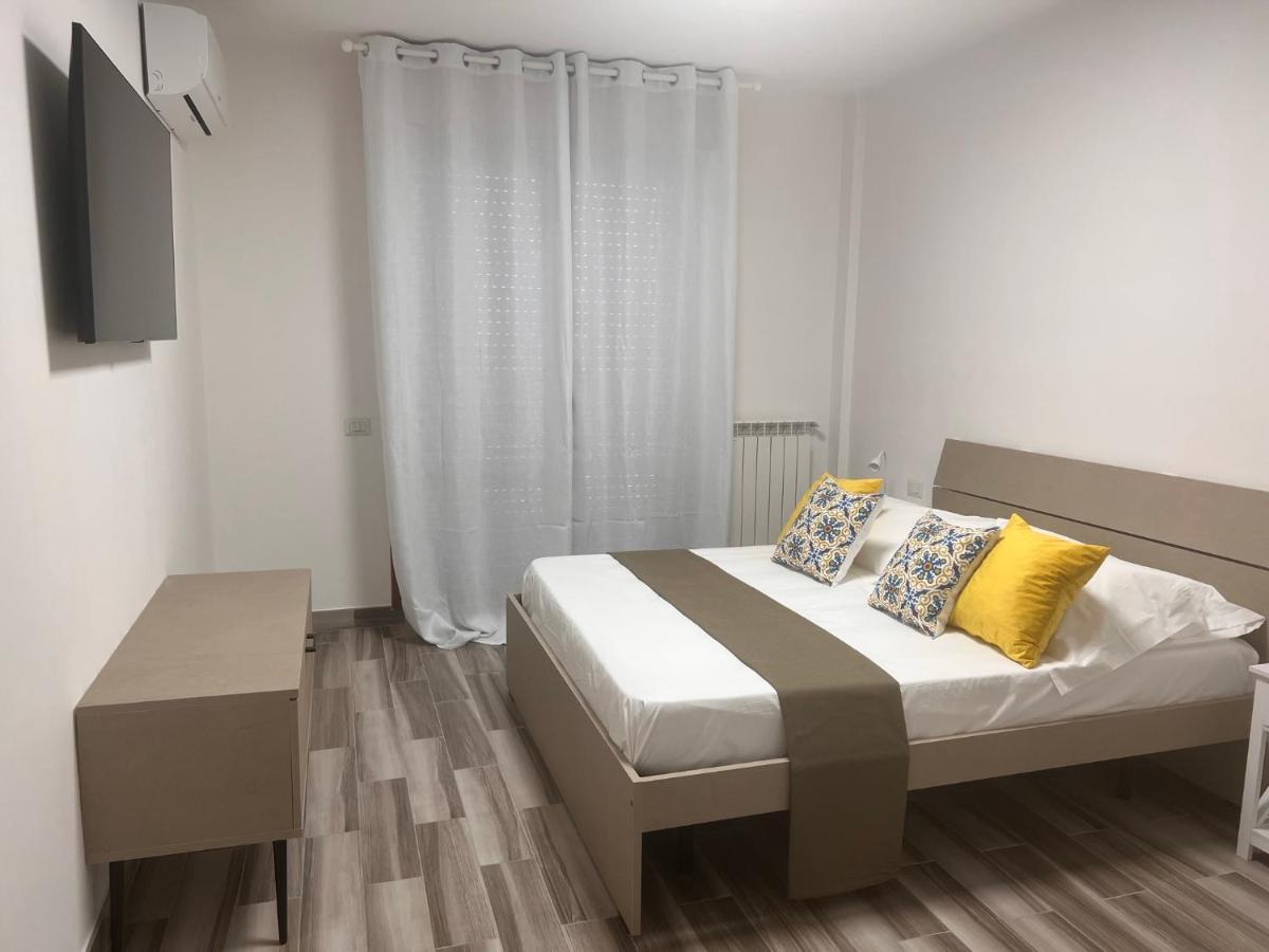 City Home 77 Наполи Екстериор снимка