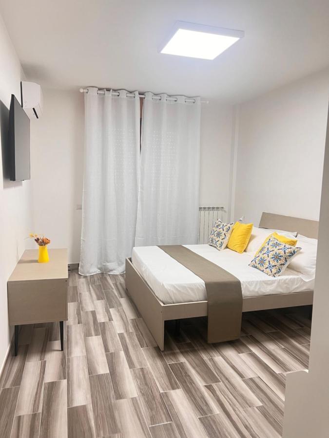 City Home 77 Наполи Екстериор снимка