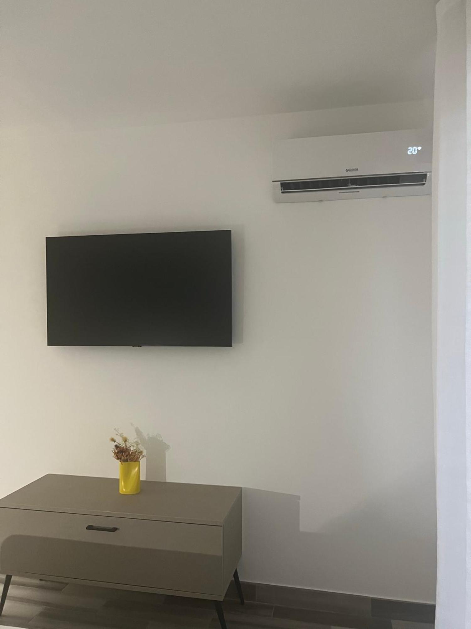 City Home 77 Наполи Екстериор снимка