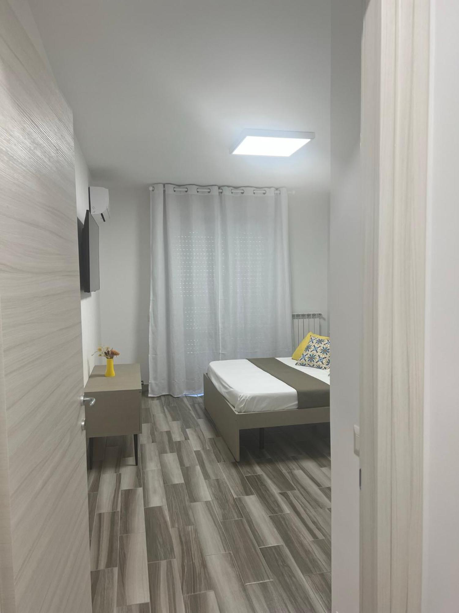 City Home 77 Наполи Екстериор снимка