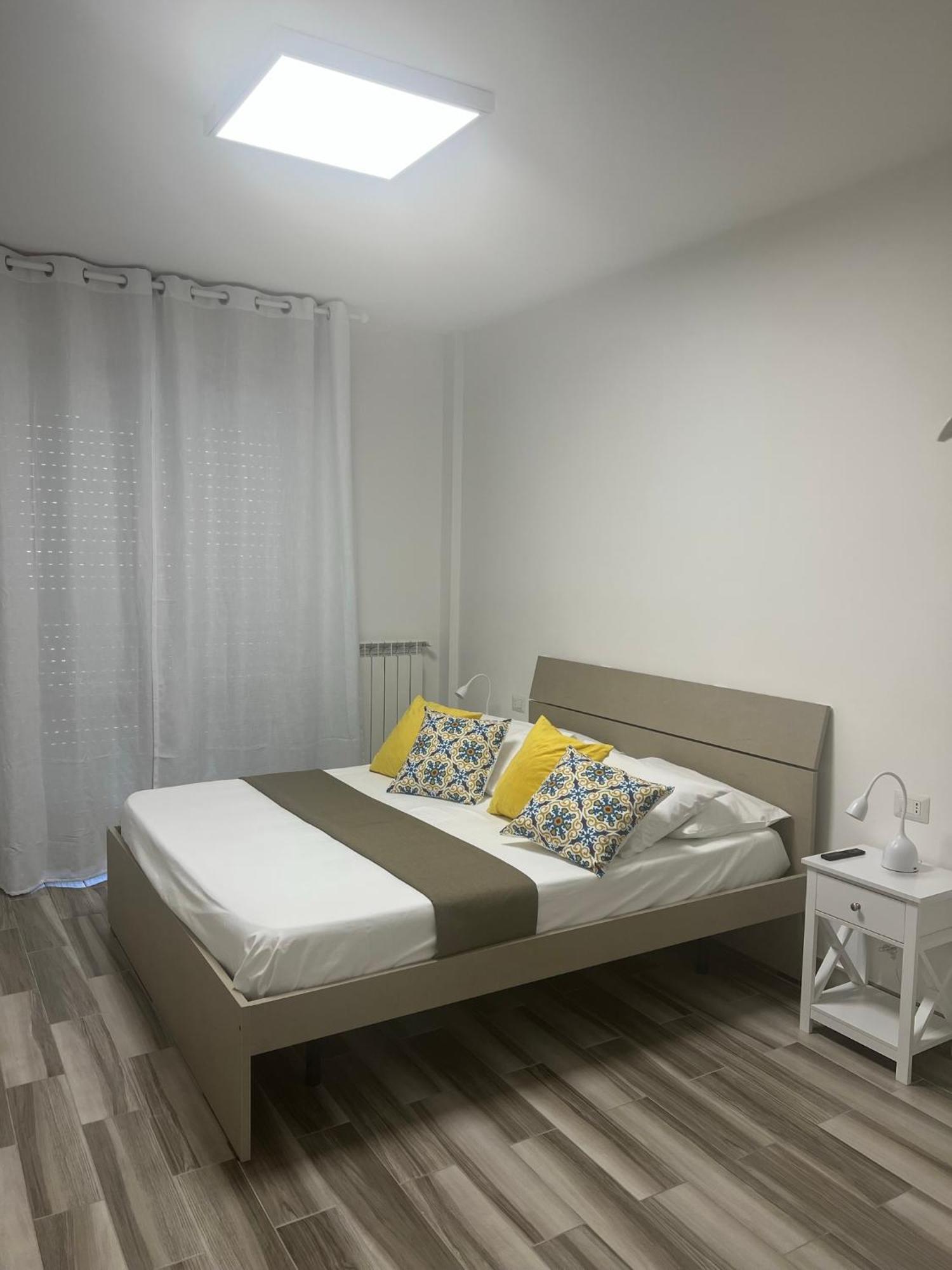 City Home 77 Наполи Екстериор снимка