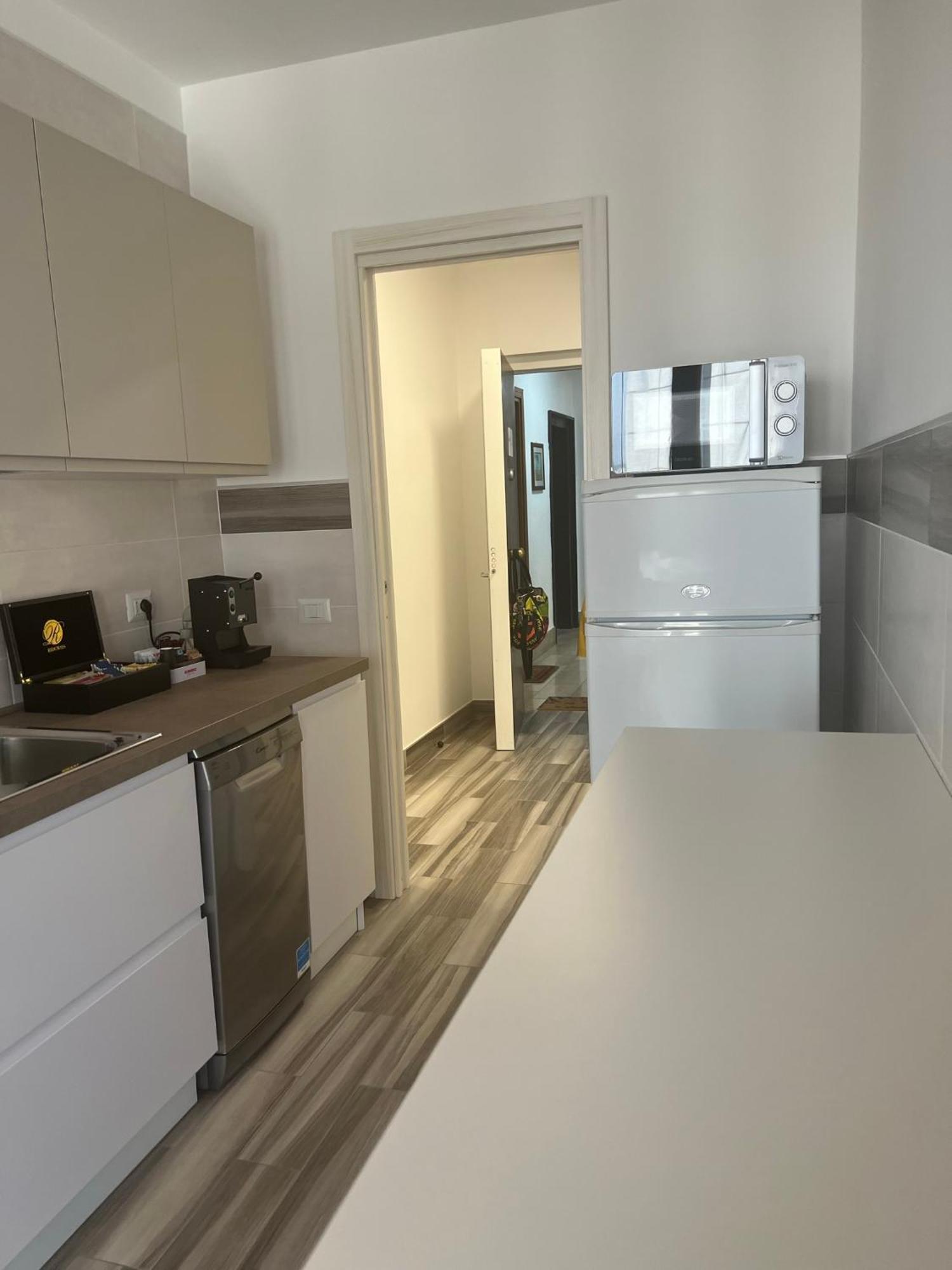 City Home 77 Наполи Екстериор снимка