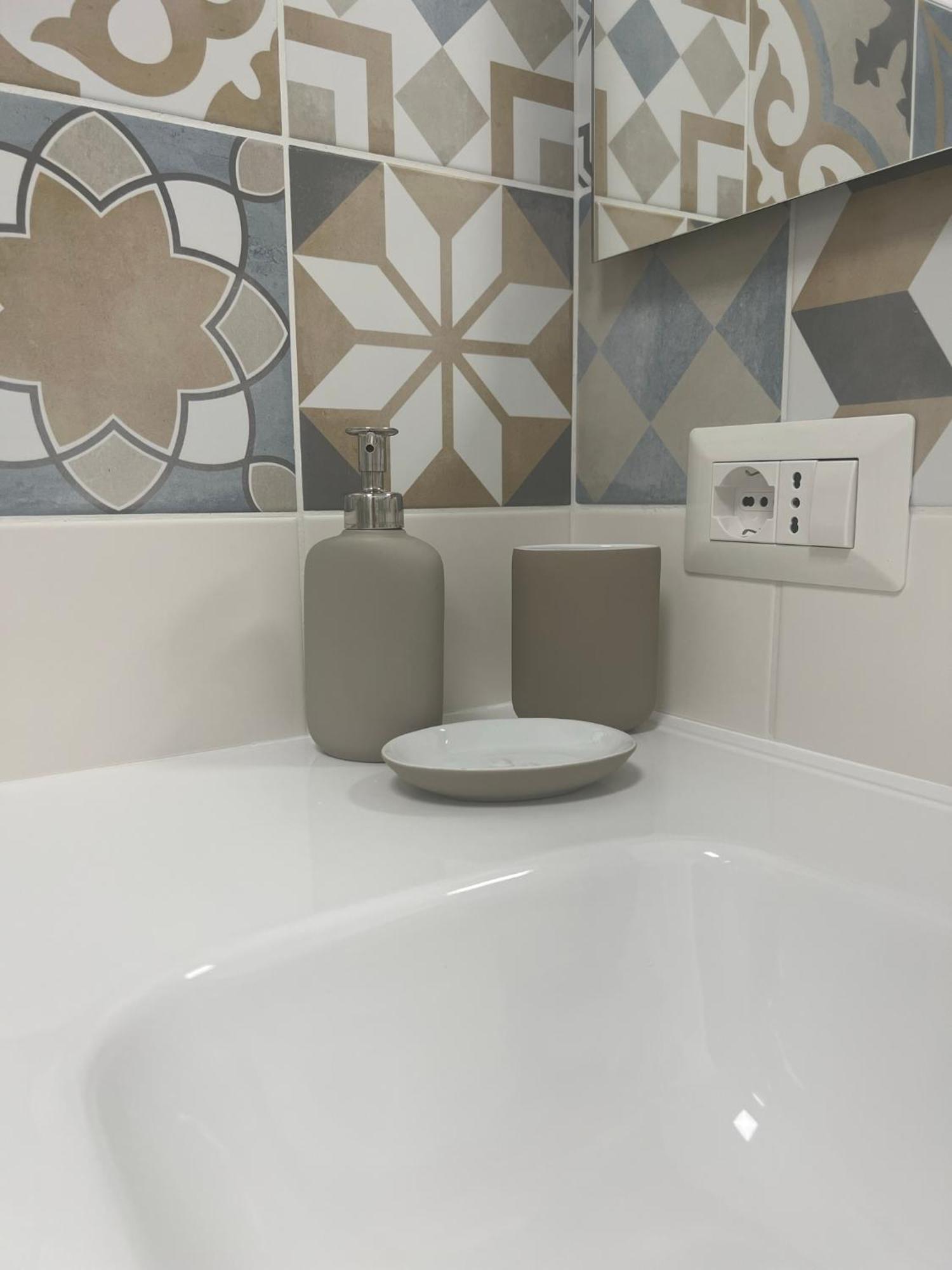 City Home 77 Наполи Екстериор снимка