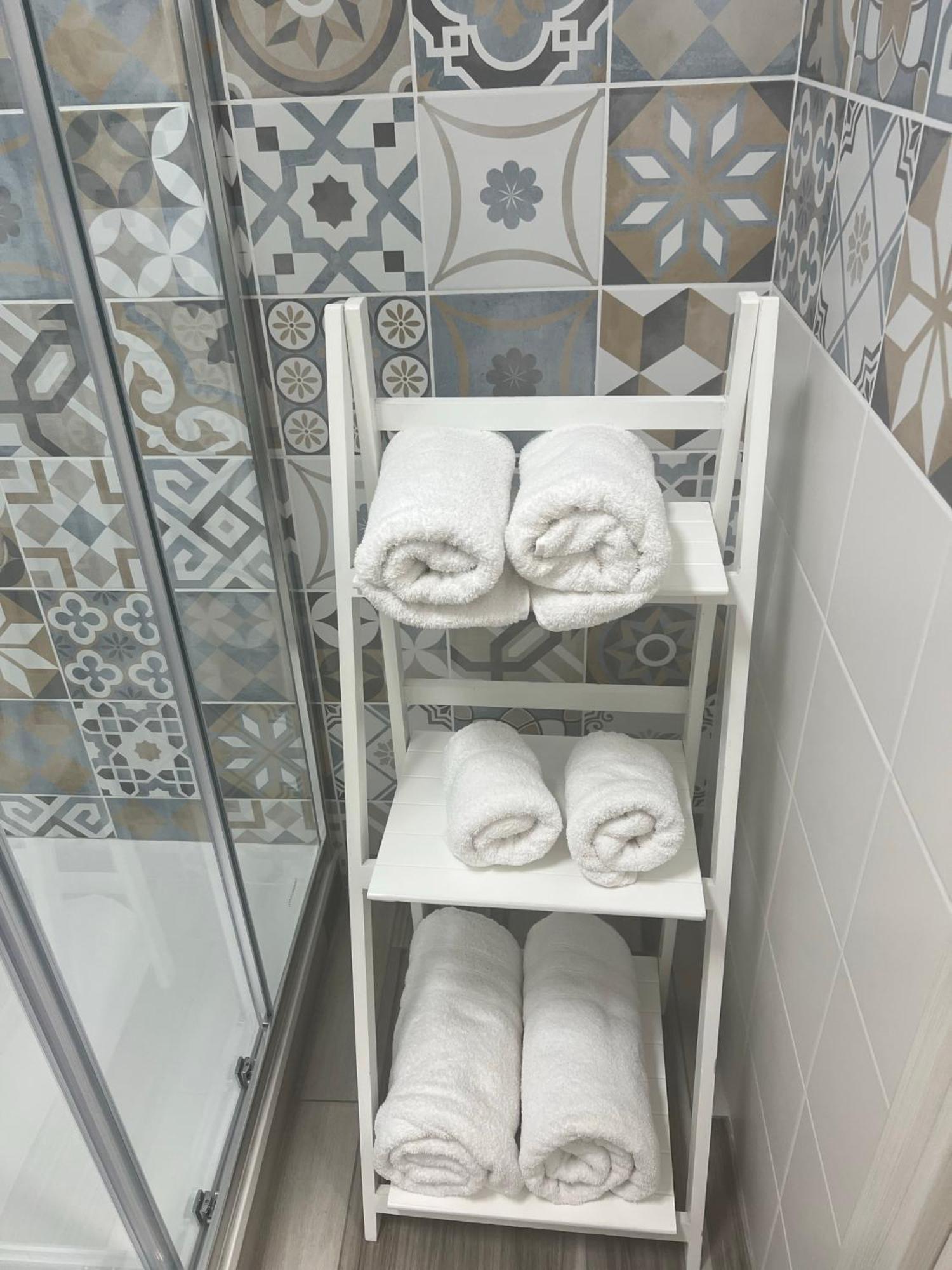 City Home 77 Наполи Екстериор снимка